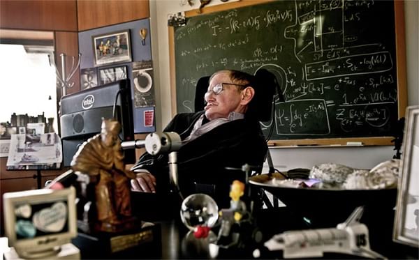 استیون هاوکینگ فیزیکدان نظری برجسته در جهان
